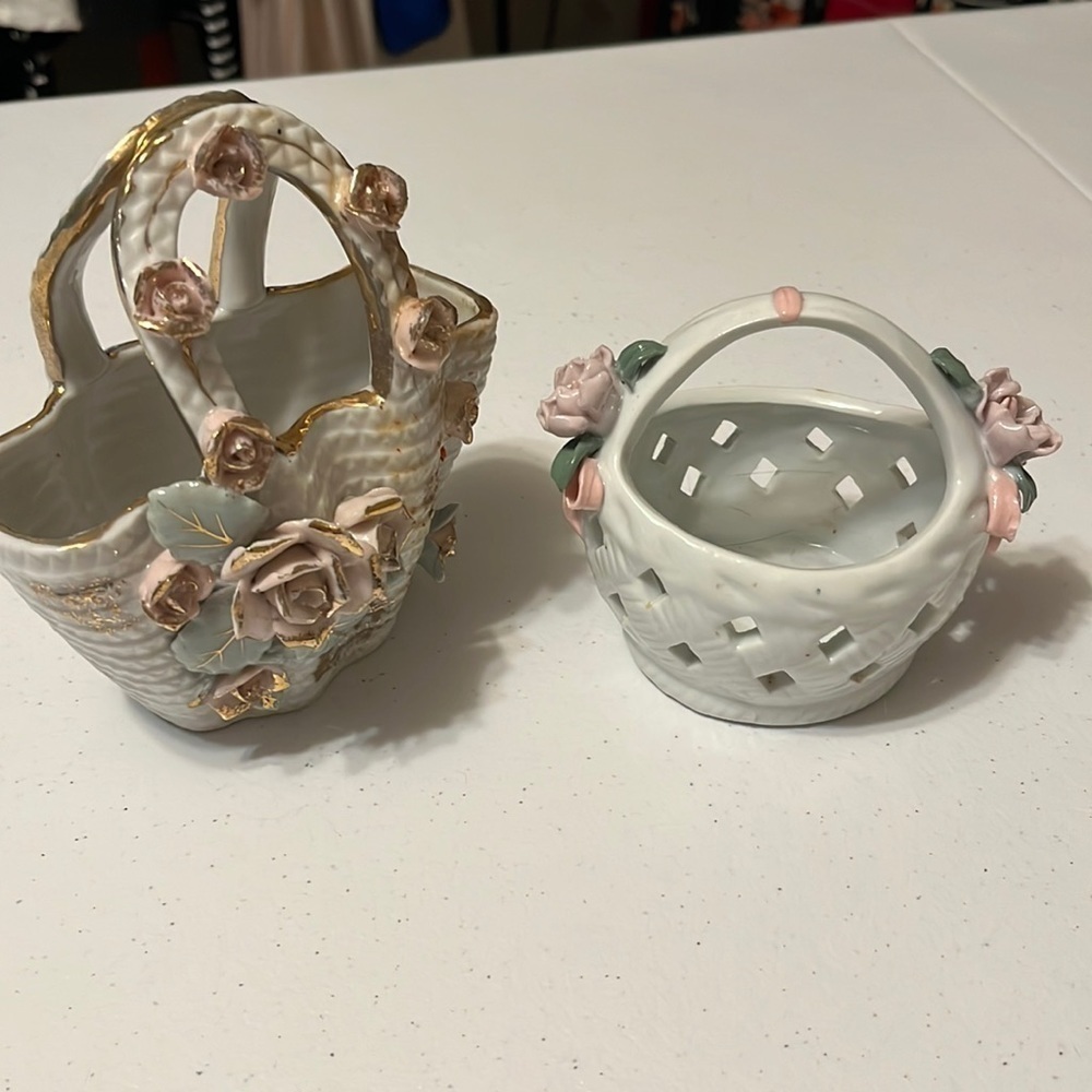 Porcelain set of two baskets